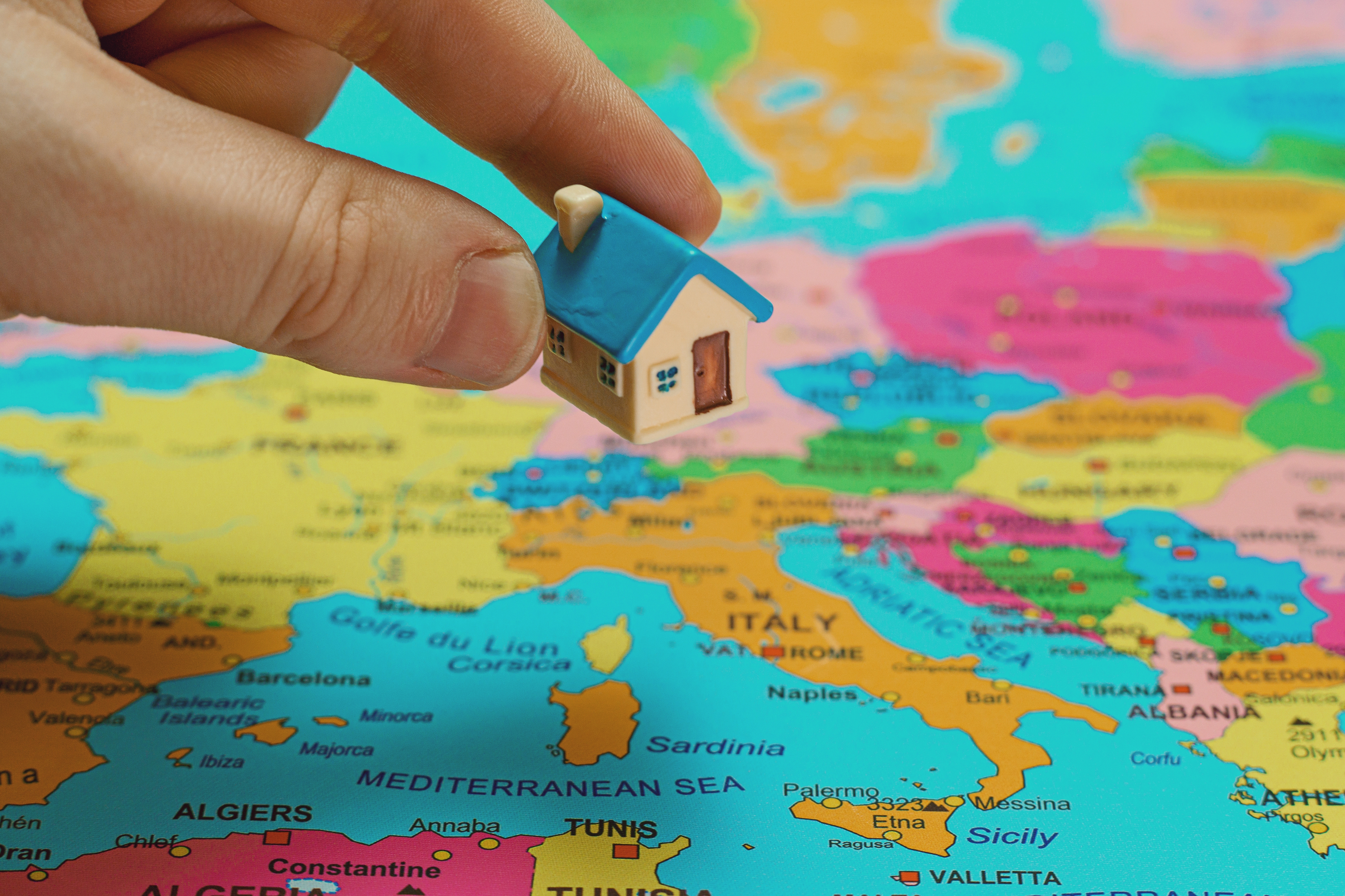 ВНЖ в Европе при покупке недвижимости: где и как можно получить, условия, стоимость