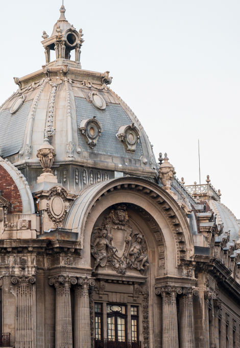 Красивое здание в Румынии